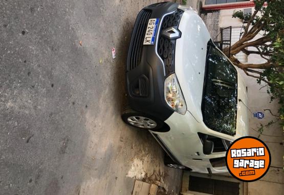 Utilitarios - Renault Kangoo II express 5 ac 2023 Nafta 88100Km - En Venta