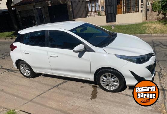 Autos - Toyota Yaris XLS CVT Pack 2021 Nafta 40000Km - En Venta