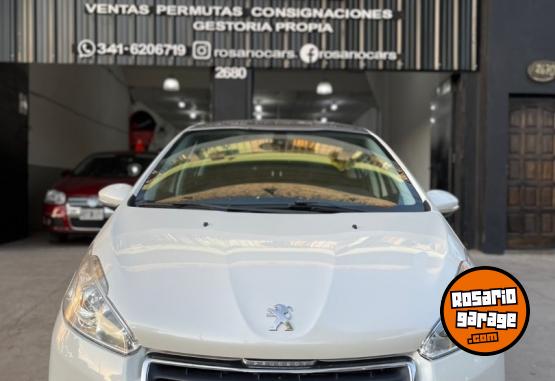 Autos - Peugeot 208 feline 2014 Nafta 136000Km - En Venta