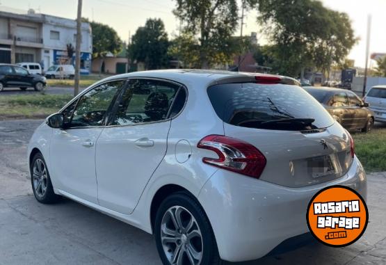 Autos - Peugeot 208 feline 2014 Nafta 136000Km - En Venta