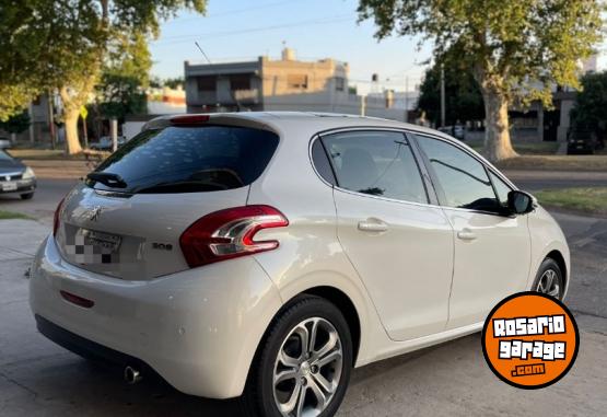 Autos - Peugeot 208 feline 2014 Nafta 136000Km - En Venta