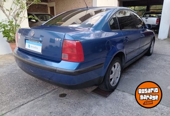 Autos - Volkswagen Passat 1.8T 1999 Nafta 235000Km - En Venta