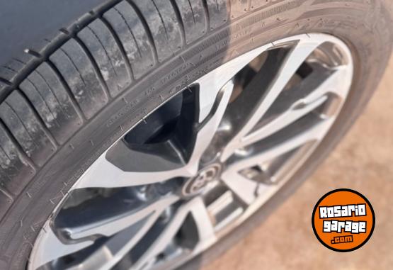 Camionetas - Toyota Corolla Cross Seg 2021 Nafta 50000Km - En Venta