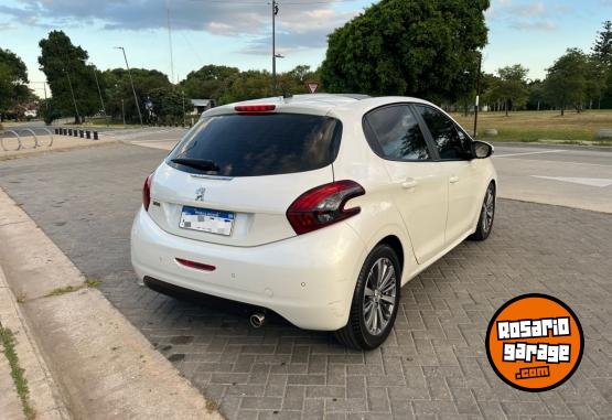 Autos - Peugeot 208 2017 Nafta 35000Km - En Venta
