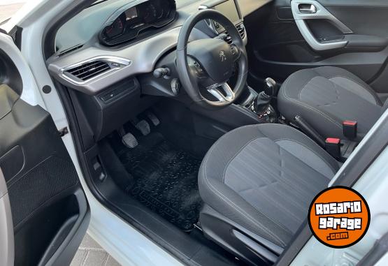 Autos - Peugeot 208 2017 Nafta 35000Km - En Venta