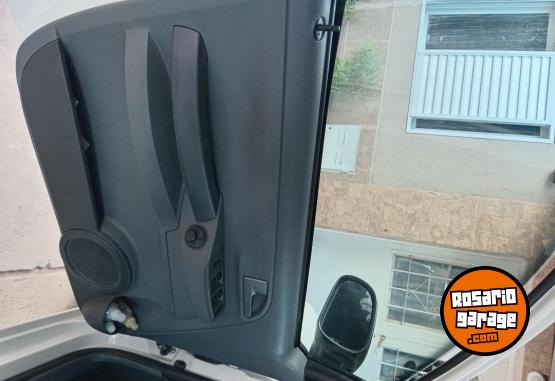 Autos - Volkswagen Suran 2010 Nafta 1111Km - En Venta