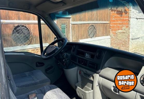 Utilitarios - Renault Master chasis cabina 2011 Diesel 390000Km - En Venta