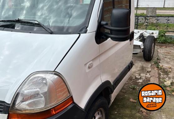 Utilitarios - Renault Master chasis cabina 2011 Diesel 390000Km - En Venta