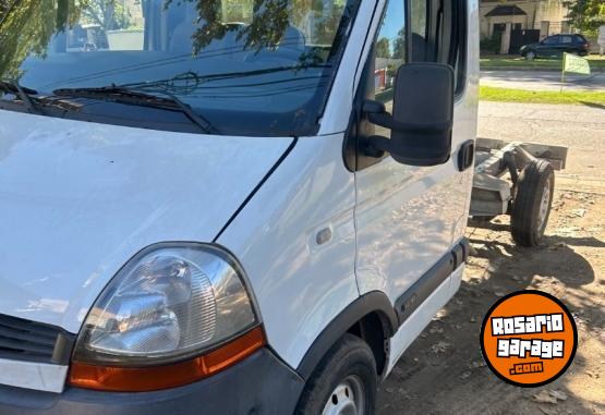 Utilitarios - Renault Master chasis cabina 2011 Diesel 390000Km - En Venta