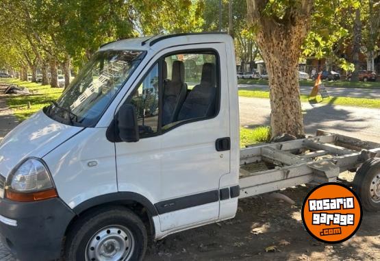 Utilitarios - Renault Master chasis cabina 2011 Diesel 390000Km - En Venta