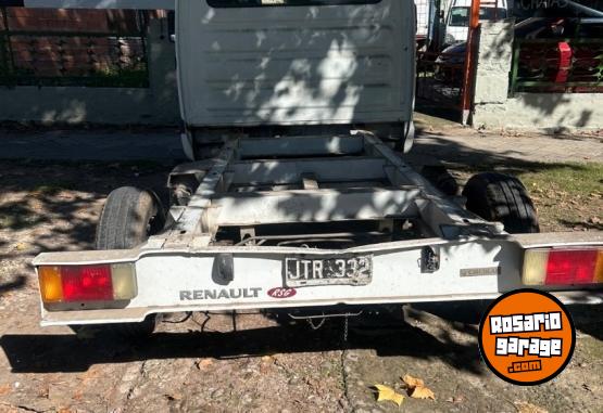 Utilitarios - Renault Master chasis cabina 2011 Diesel 390000Km - En Venta