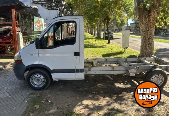 Utilitarios - Renault Master chasis cabina 2011 Diesel 390000Km - En Venta