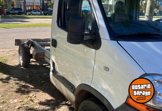 Utilitarios - Renault Master chasis cabina 2011 Diesel 390000Km - En Venta