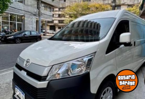 Utilitarios - Toyota Hiace L2H2 2023 Diesel 8990Km - En Venta