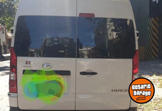 Utilitarios - Toyota Hiace L2H2 2023 Diesel 8990Km - En Venta