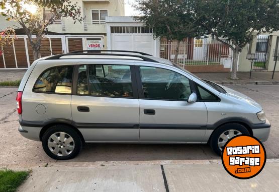 Autos - Chevrolet zafira gl 2010 Nafta 190000Km - En Venta