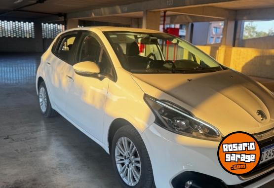 Autos - Peugeot 208 2019 Nafta 104000Km - En Venta