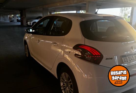 Autos - Peugeot 208 2019 Nafta 104000Km - En Venta