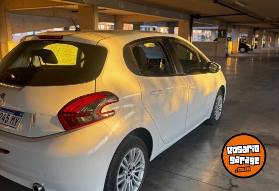 Autos - Peugeot 208 2019 Nafta 104000Km - En Venta