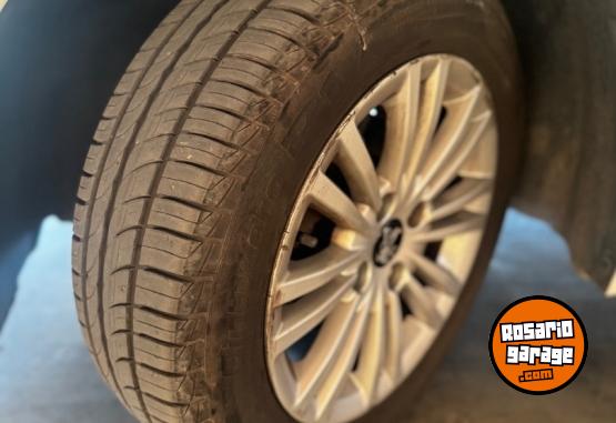 Autos - Peugeot 208 2019 Nafta 104000Km - En Venta