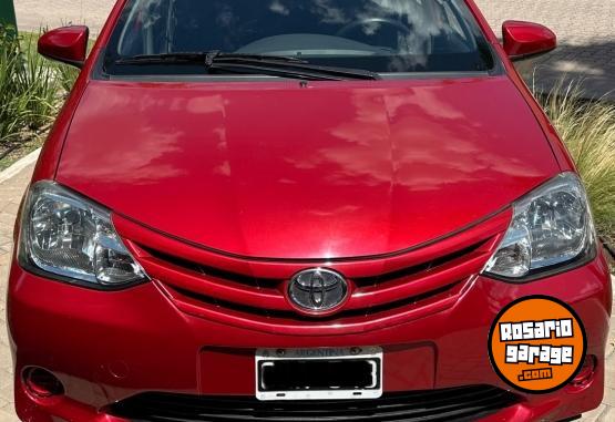 Autos - Toyota Etios XS 5 puertas 2015 Nafta 80000Km - En Venta