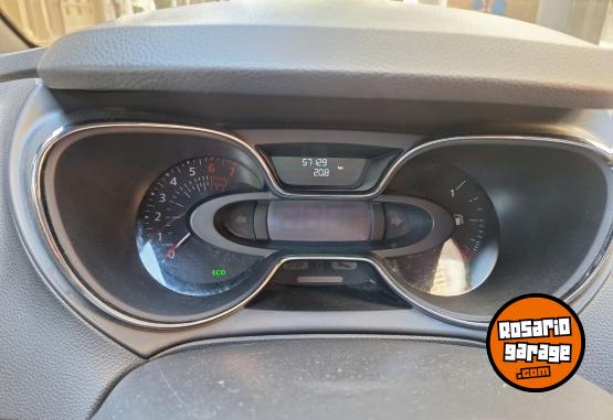 Autos - Renault Captur Zen 2021 Nafta 57100Km - En Venta