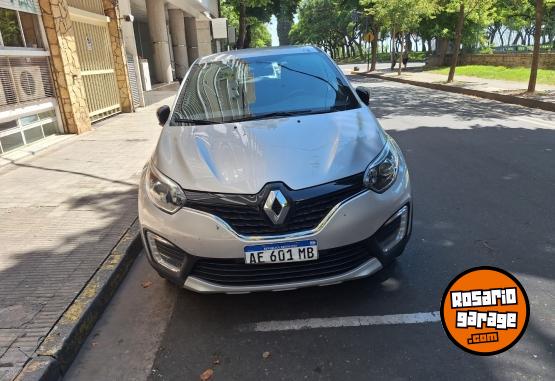 Autos - Renault Captur Zen 2021 Nafta 57100Km - En Venta