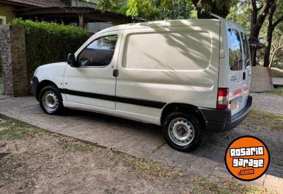 Utilitarios - Peugeot partner 1.6 HDI 2011 Diesel 250000Km - En Venta