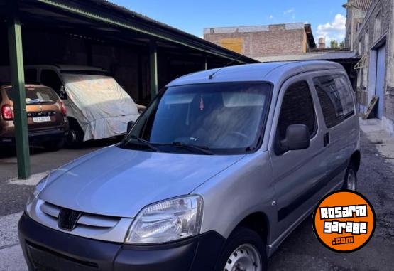 Utilitarios - Peugeot Partner 2021 Diesel 98000Km - En Venta