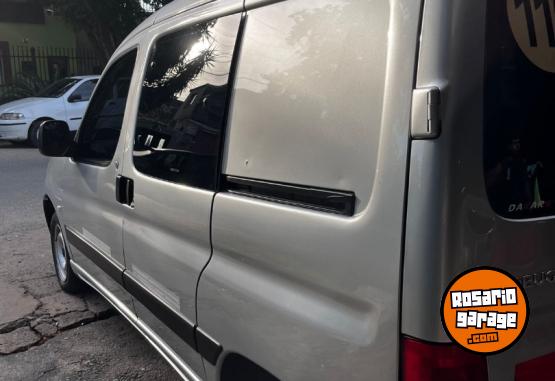 Utilitarios - Peugeot Partner 2020 GNC 123000Km - En Venta