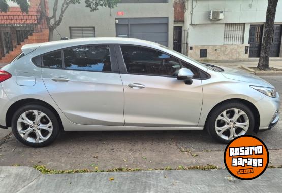 Autos - Chevrolet Cruze sevis oficiales per 2018 Nafta 68000Km - En Venta