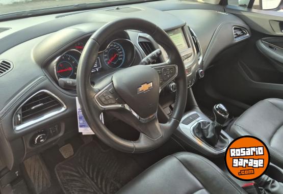 Autos - Chevrolet Cruze sevis oficiales per 2018 Nafta 68000Km - En Venta
