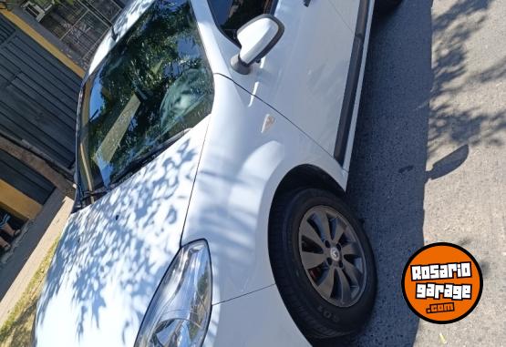 Autos - Renault Sandero confort 2011 Nafta 145Km - En Venta