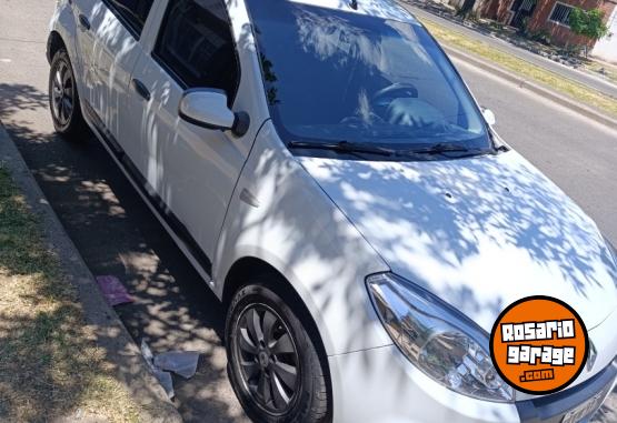 Autos - Renault Sandero confort 2011 Nafta 145Km - En Venta