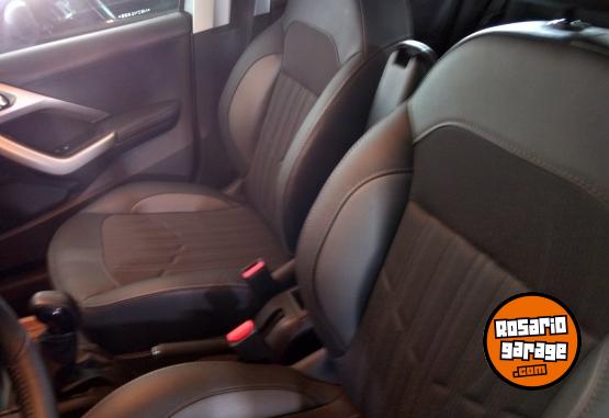 Autos - Peugeot 208 feline 2017 Nafta 83000Km - En Venta