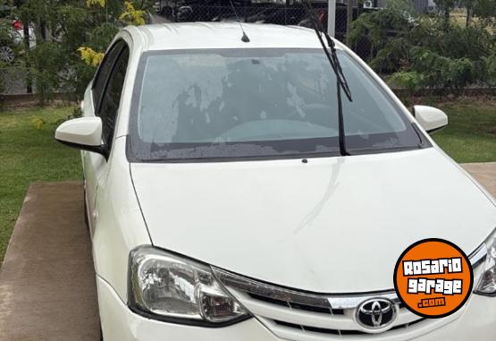 Autos - Toyota Etios,prisma, corsa,siena 2014 Nafta 152000Km - En Venta