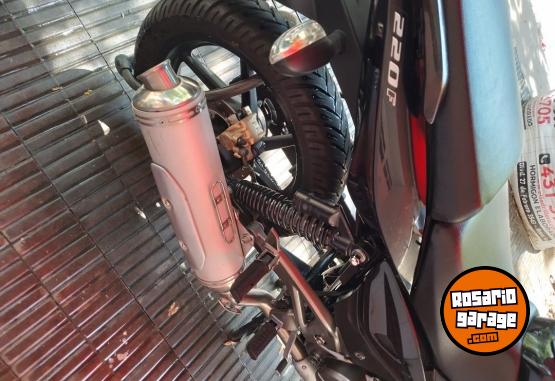 Motos - Bajaj ROUSER F220 2012 Nafta 10000Km - En Venta