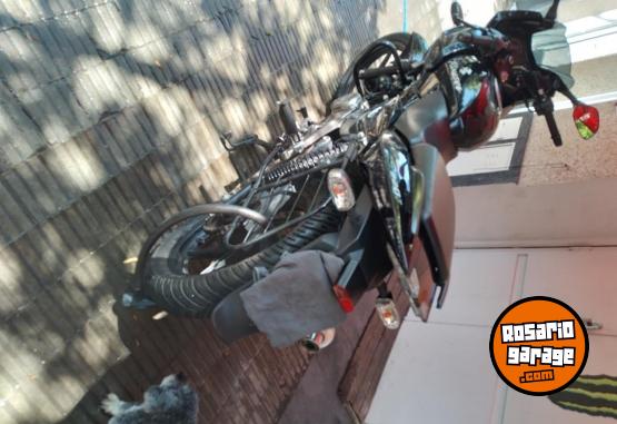 Motos - Bajaj ROUSER F220 2012 Nafta 10000Km - En Venta