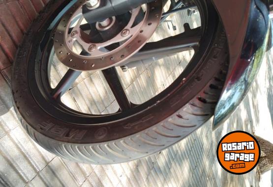 Motos - Bajaj ROUSER F220 2012 Nafta 10000Km - En Venta