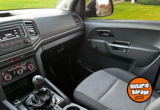 Camionetas - Volkswagen Amarok Trendline 2017 Diesel 140000Km - En Venta