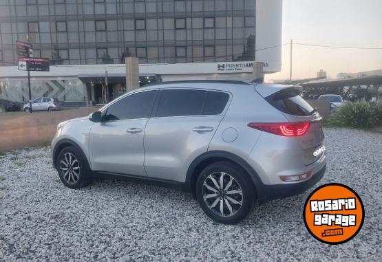 Camionetas - Kia Sportage EX 2.0 a/t 4x4 C 2017 Diesel 188000Km - En Venta