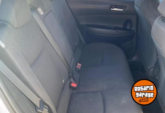 Camionetas - Toyota Corolla Cross 2022 Electrico / Hibrido 74000Km - En Venta