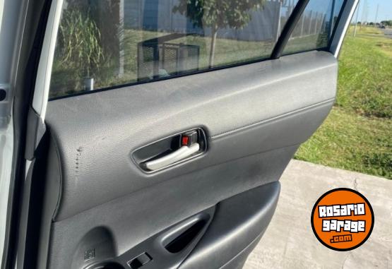 Camionetas - Toyota Corolla Cross 2022 Electrico / Hibrido 74000Km - En Venta