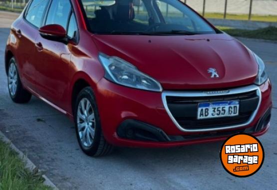 Autos - Peugeot 208 2017 Nafta 130000Km - En Venta