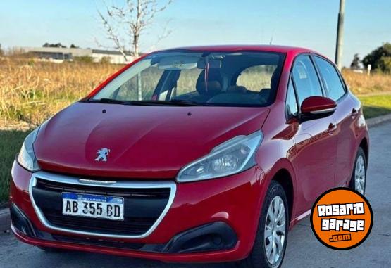 Autos - Peugeot 208 2017 Nafta 130000Km - En Venta