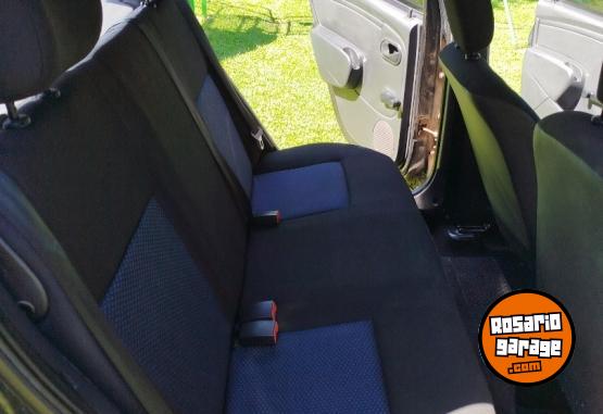Autos - Renault Sandero 2011 Nafta 197000Km - En Venta