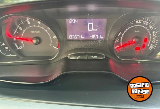 Autos - Peugeot 208 Allure 2014 Nafta 137000Km - En Venta
