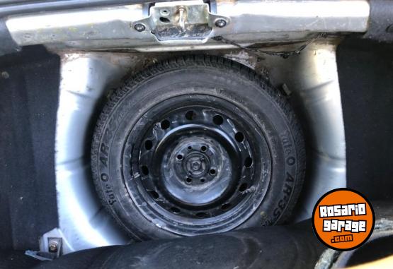 Autos - Fiat Sien 2016 GNC 180000Km - En Venta