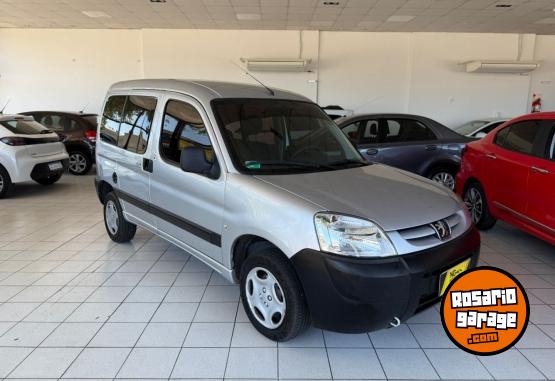 Utilitarios - Peugeot Partner Furgon Mixto 2019 Diesel 76000Km - En Venta