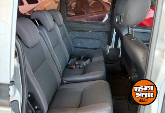 Utilitarios - Peugeot Partner Furgon Mixto 2019 Diesel 76000Km - En Venta